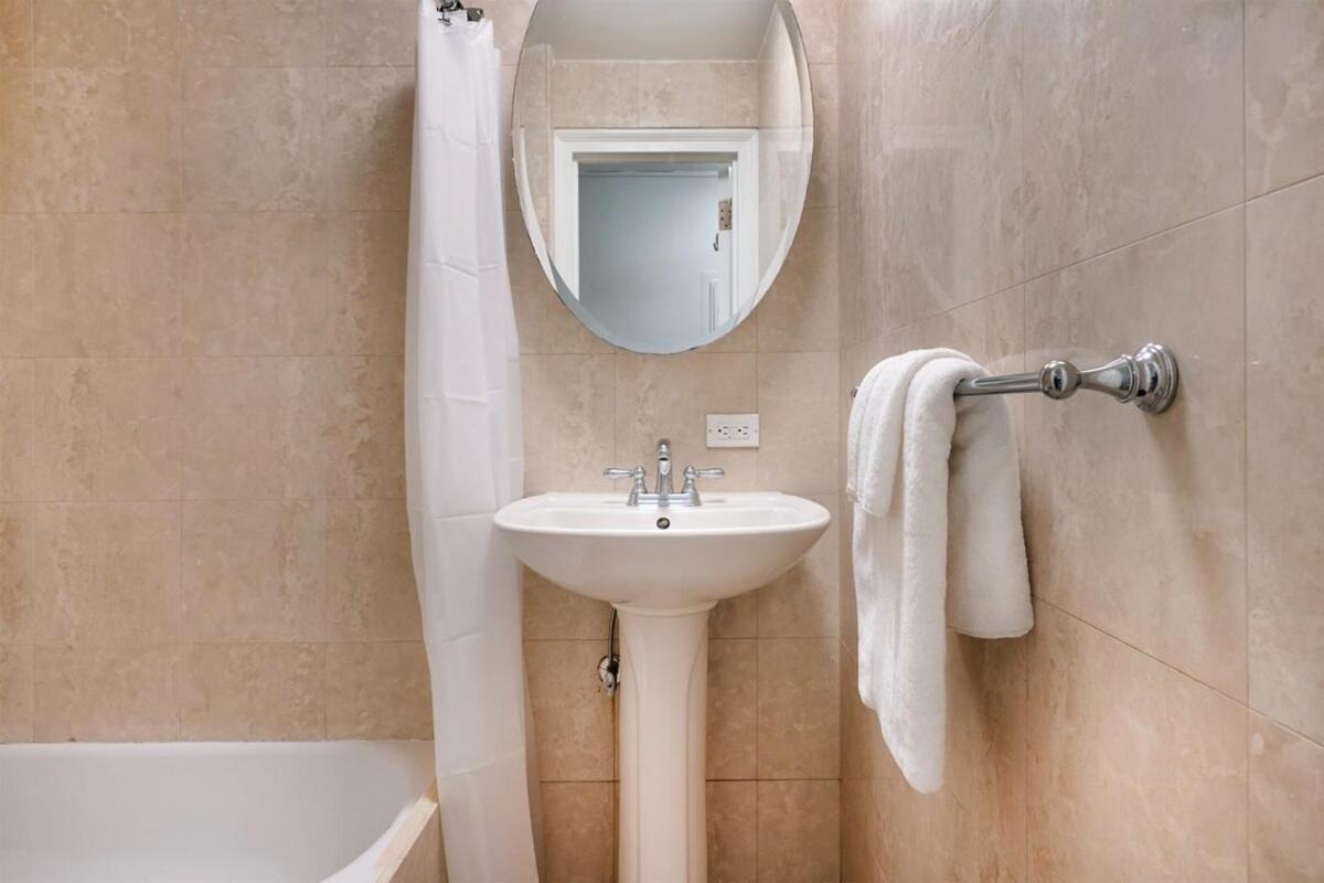 73-201 New 1br1bth Uws Doorman Gym