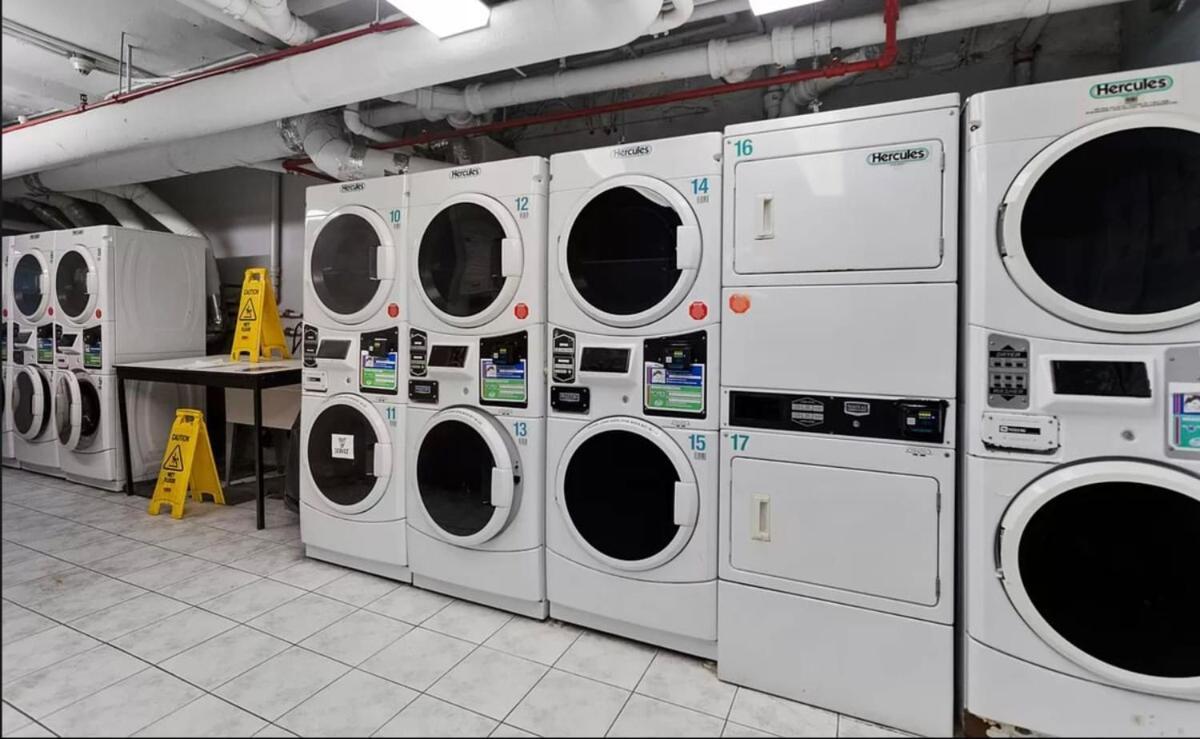 73-201 New 1br1bth Uws Doorman Gym Appartement